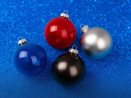 Стеклянный елочный шар Christmas bauble, черный металлик, с серебристым колпачком в черной коробке