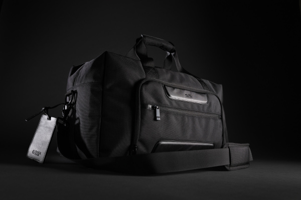 Дорожная сумка Swiss Peak Voyager из RPET AWARE™