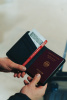 Обложка для паспорта Travelfinder с технологией Find My